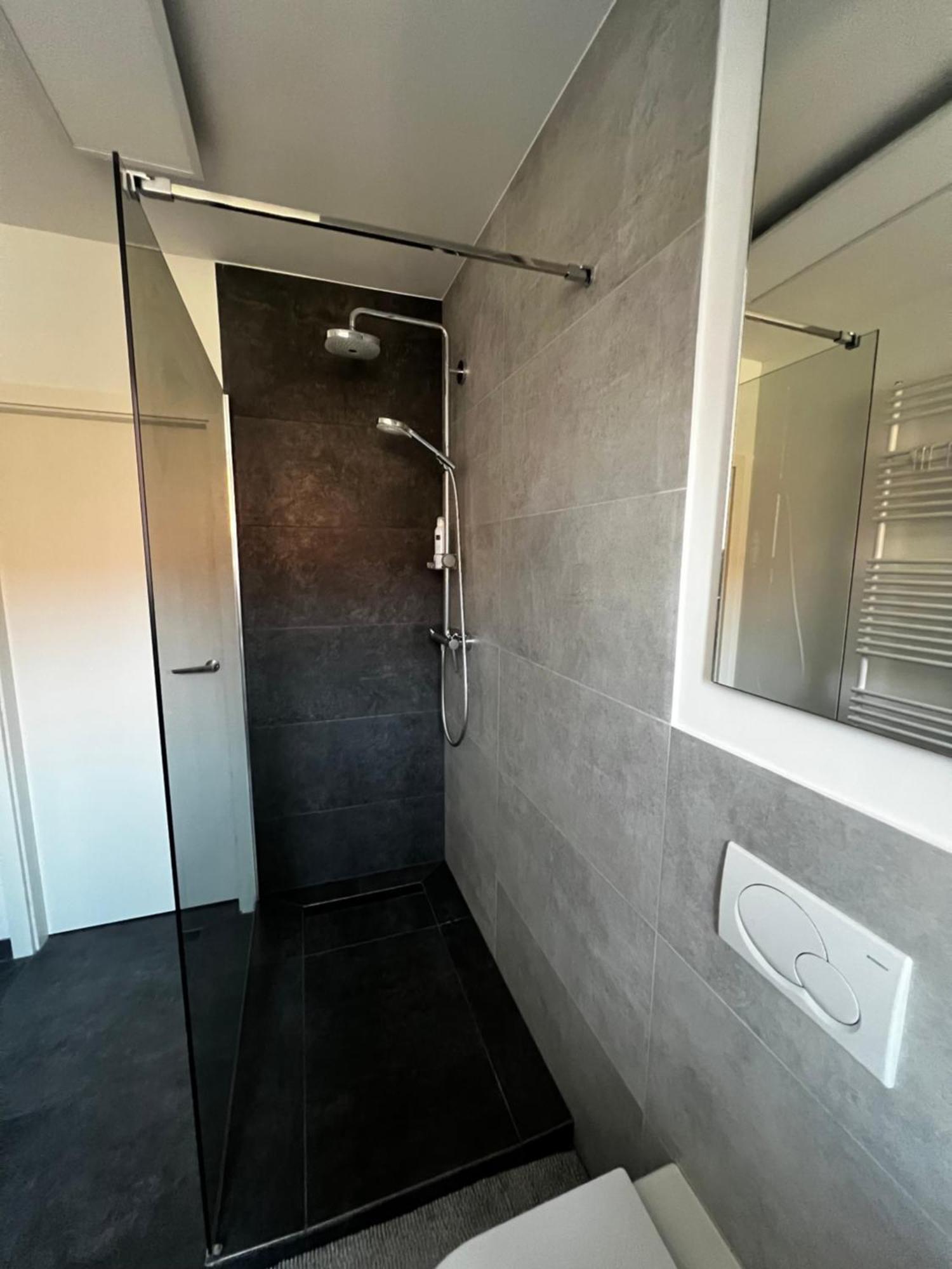 ארפורט Moderne Galeriewohnung Mit Balkon Und Stellplatz Am Wenigemarkt מראה חיצוני תמונה