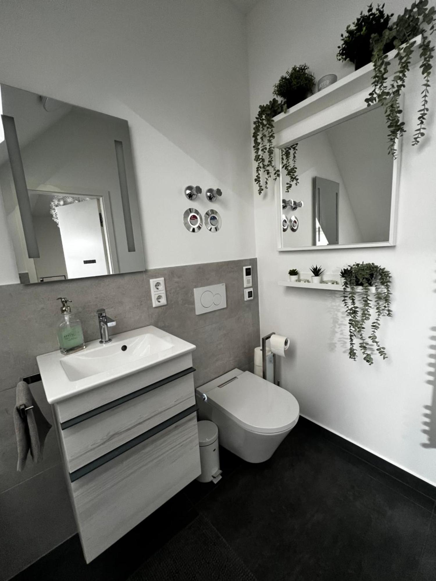ארפורט Moderne Galeriewohnung Mit Balkon Und Stellplatz Am Wenigemarkt מראה חיצוני תמונה
