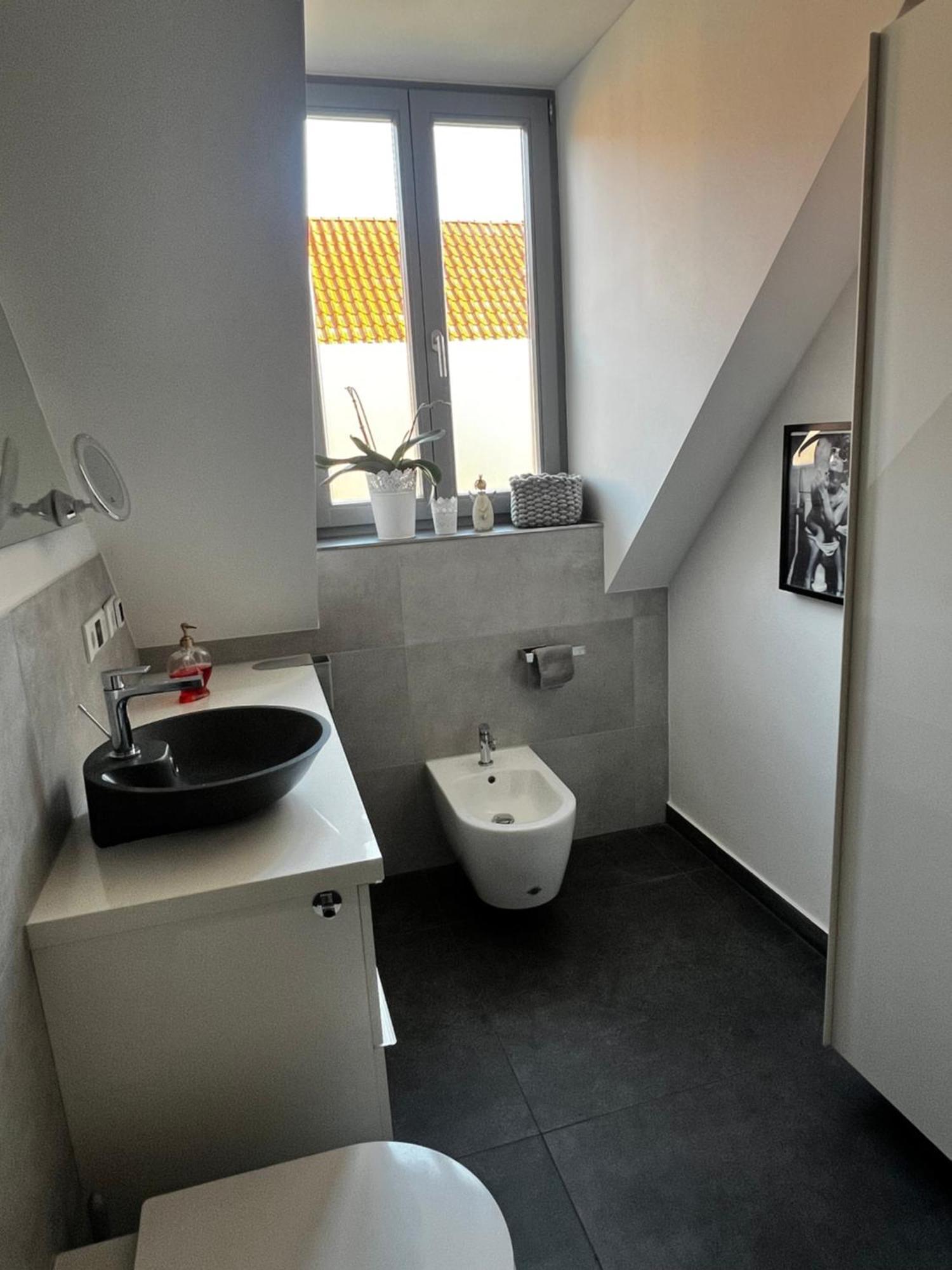 ארפורט Moderne Galeriewohnung Mit Balkon Und Stellplatz Am Wenigemarkt מראה חיצוני תמונה